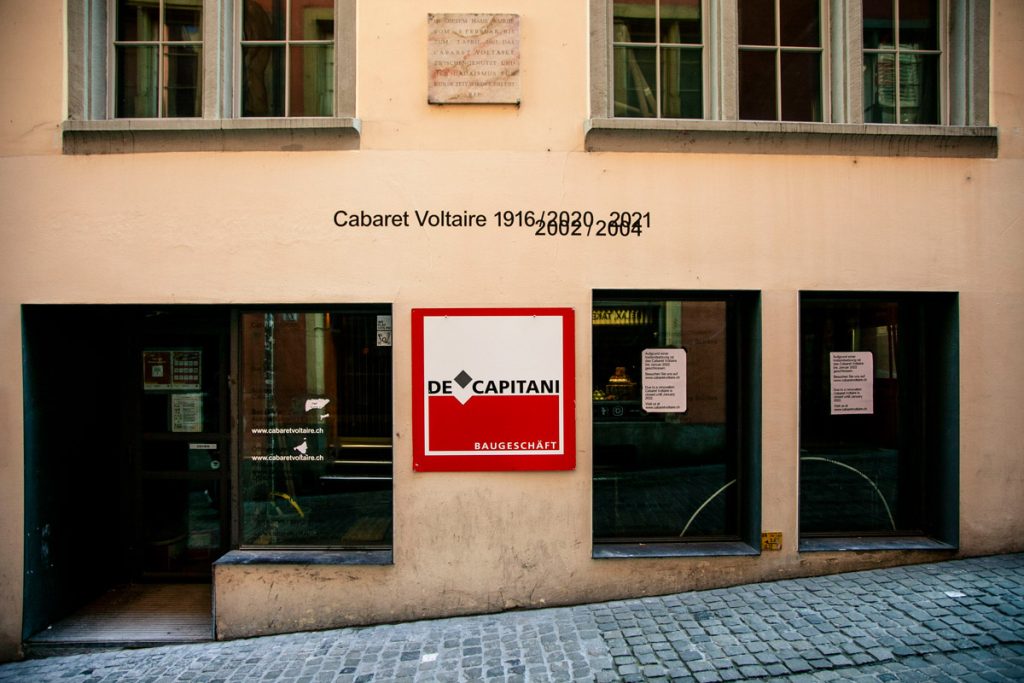 Facciata del Cabaret Voltaire a Zurigo