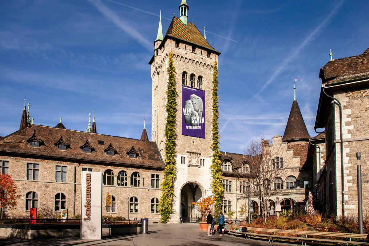La torre del palazzo ottocentesco del Landesmuseum di Zurigo