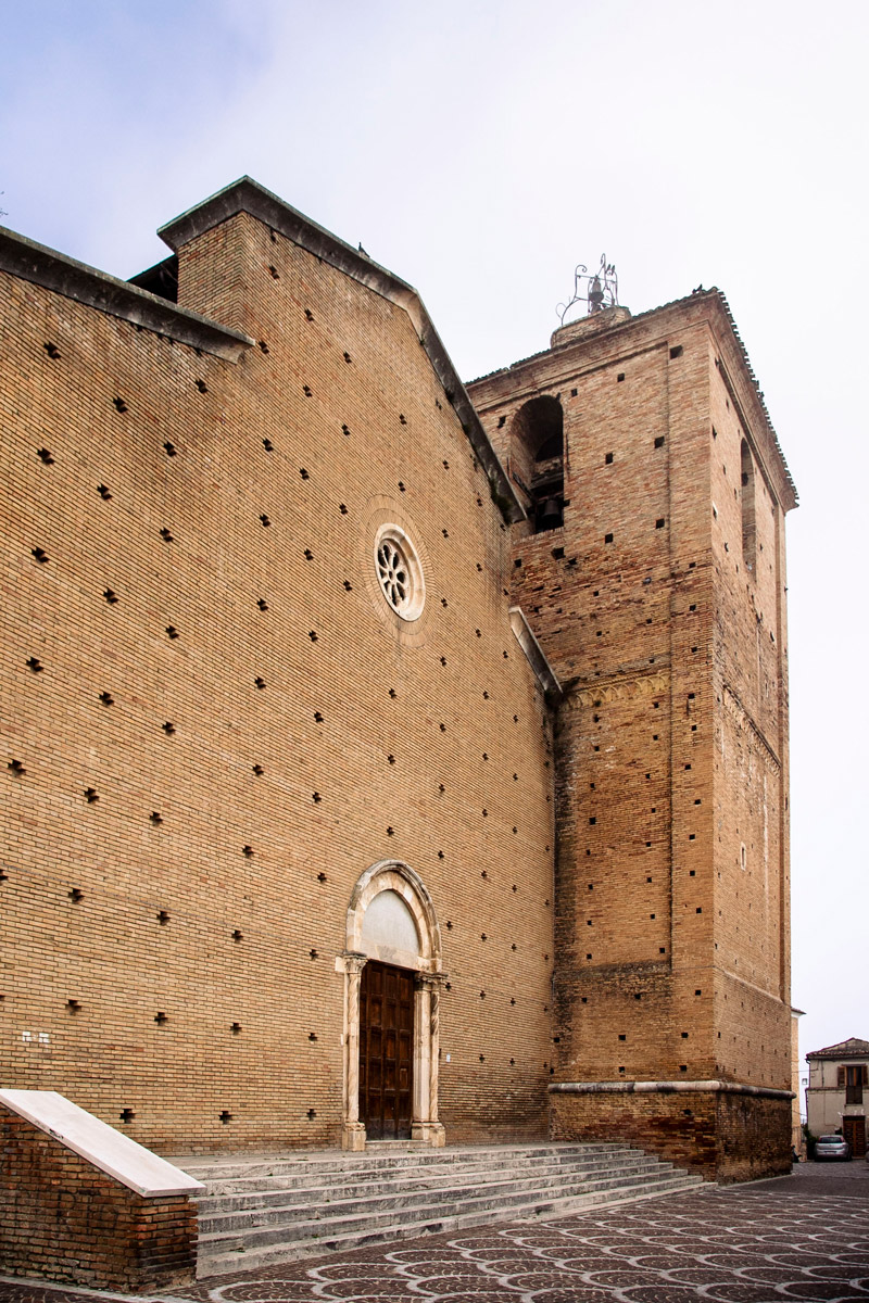 Facciata del duomo di Penne - Cattedrale di San Massimo Martire