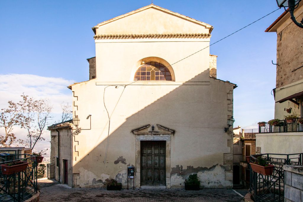 Facciata della chiesa di San Donato - San Valentino in Abruzzo Citeriore - Abruzzo