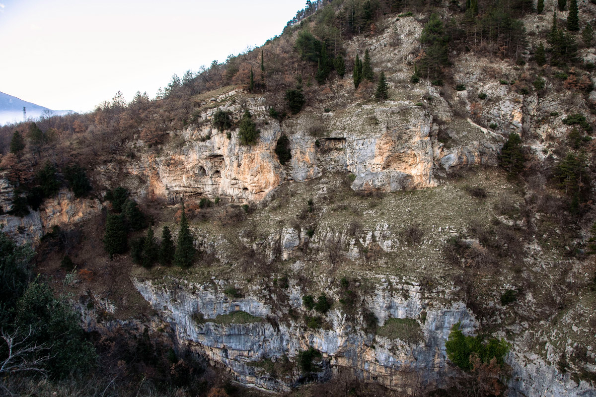La parete verticale della Valle dell'Orfento
