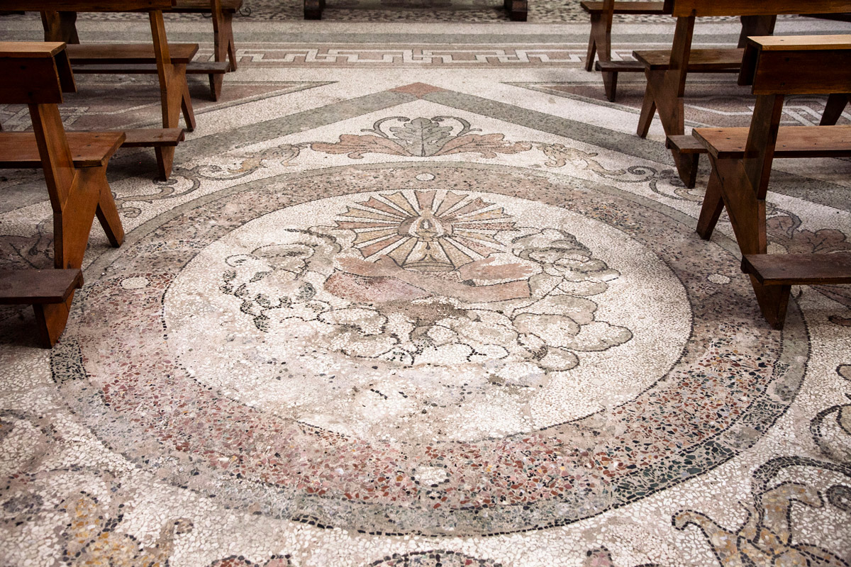 Pavimentazione a mosaico originale della chiesa di Santa Chiara - Penne