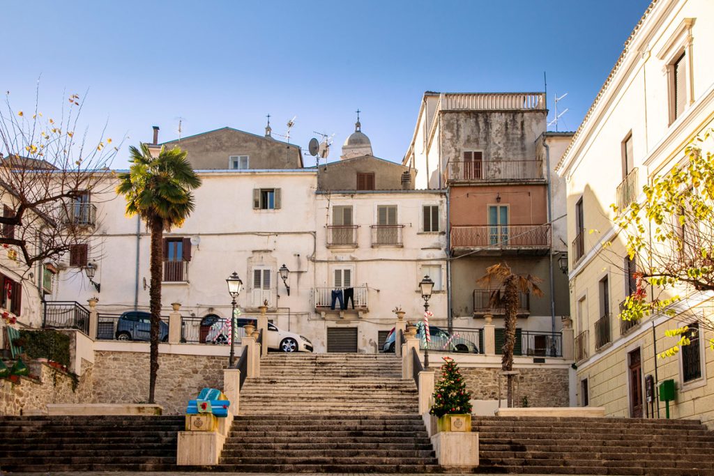 Piazza Cesarone e la sua scalinata
