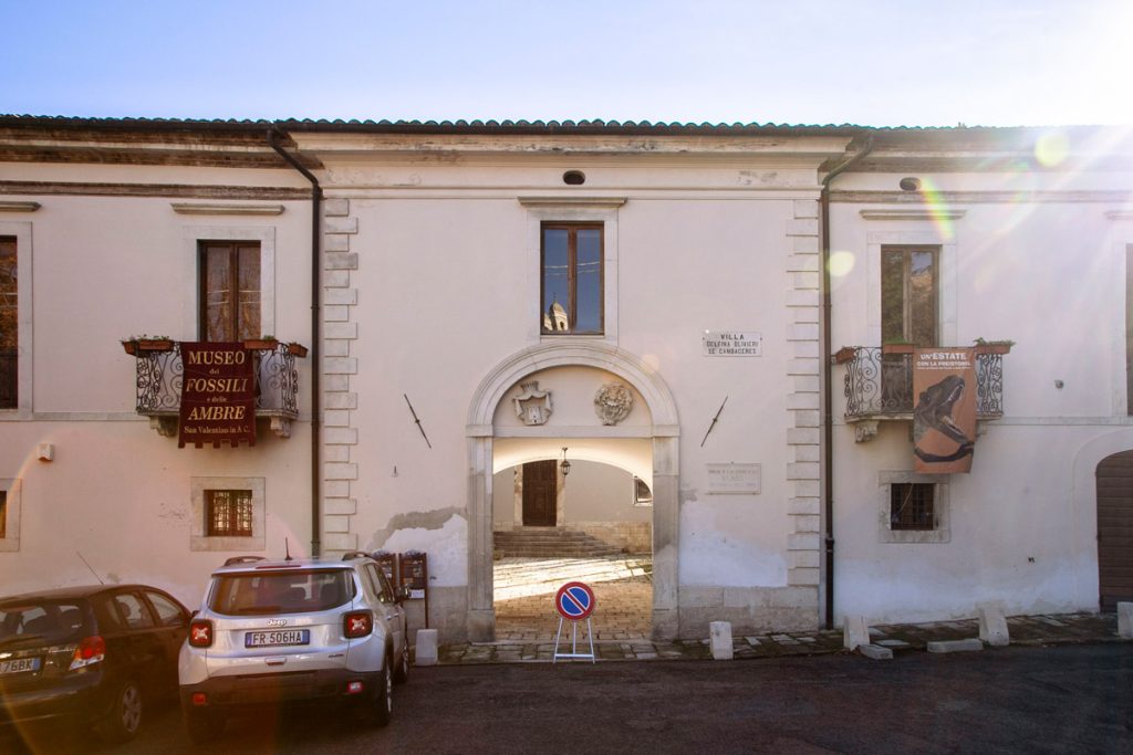 Villa Delfina Olivieri de Cambaceres a San Valentino in Abruzzo Citeriore