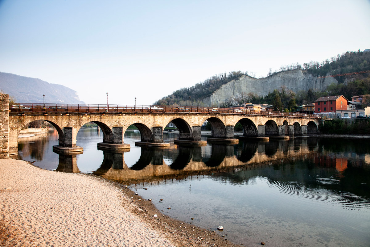 Ponte Azzone Visconti di Lecco sul fiume Adda