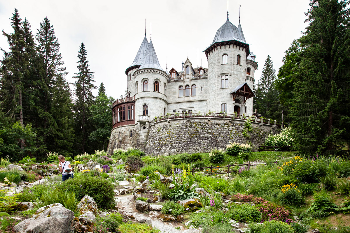 Castel Savoia e il suo giardino botanico