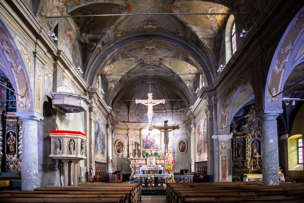 Interni della chiesa di San Giovanni Battista a Gressoney