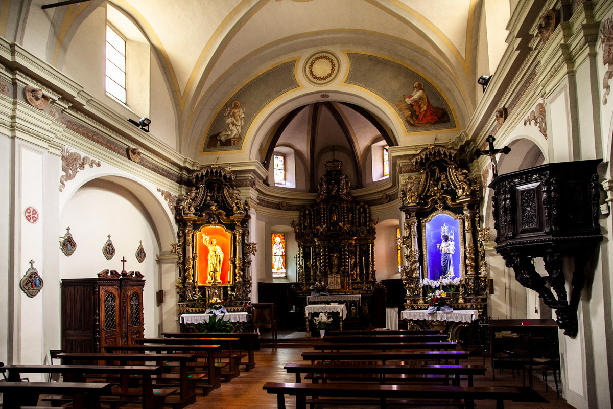 Interni della chiesa di Sant'Antonio Abate - Valle del Lys