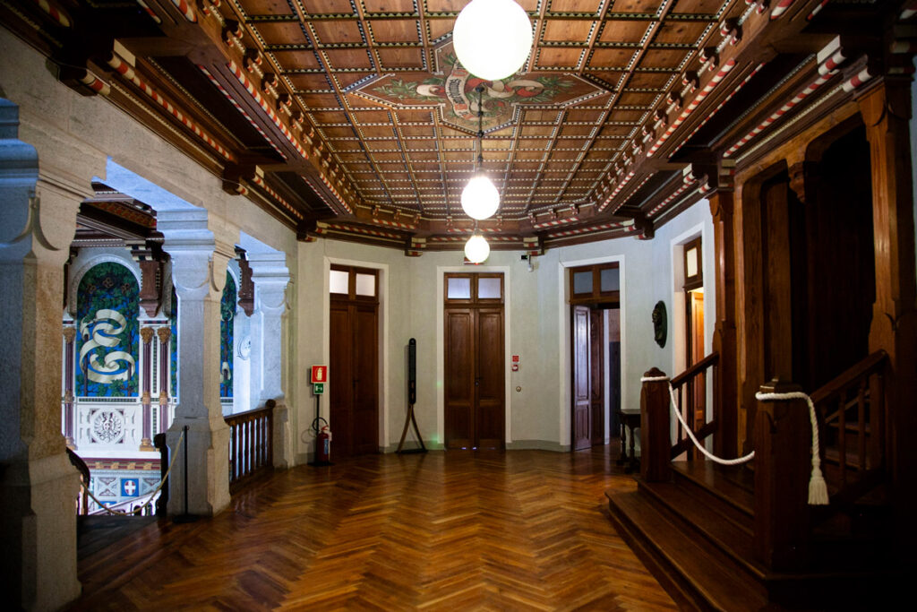 Sala centrale di Castel Savoia - sala al primo piano dello scalone