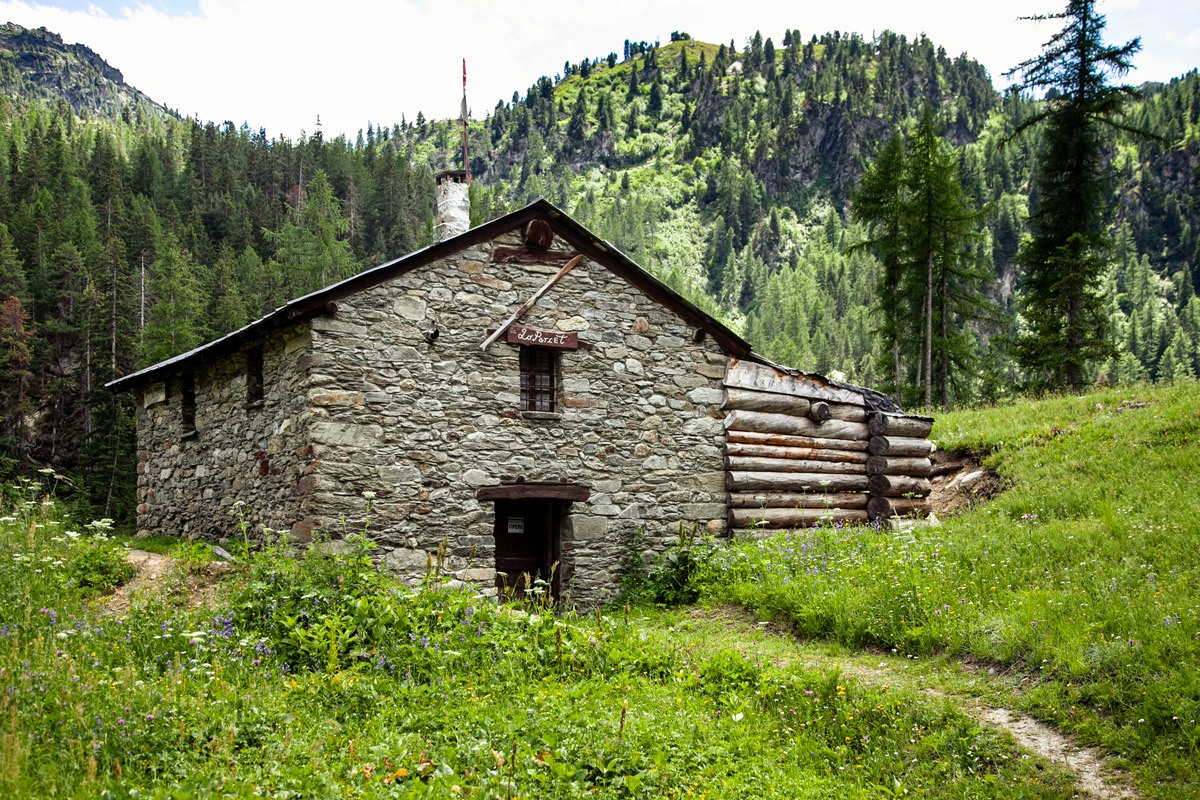 Casa in pietra - Rifugio lungo il sentiero delle Cascate del Rutor
