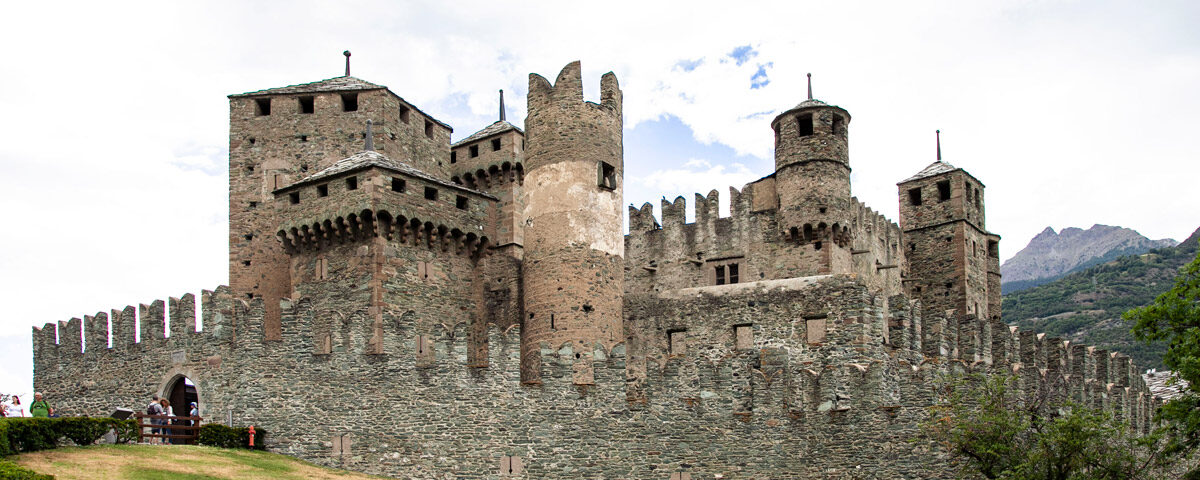 Castello di Fénis - Castello medievale in Valle d'Aosta