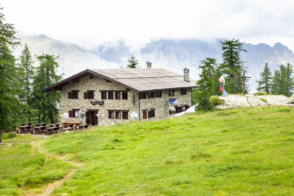Rifugio Barbustel in Valle d'Aosta