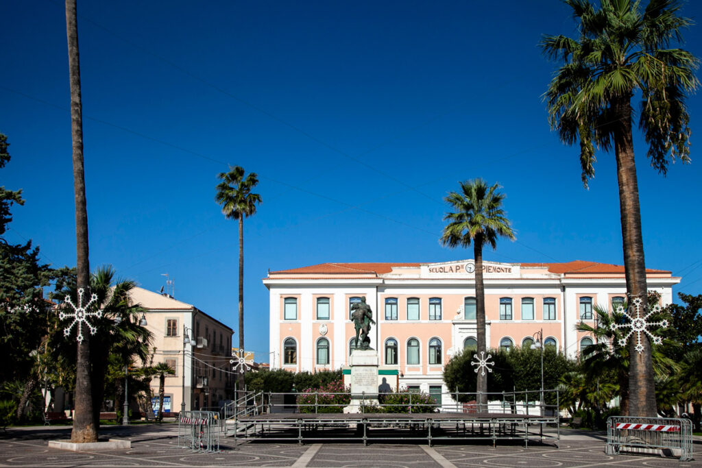 Piazza Vittorio Veneto e scuola Principe di Piemonte