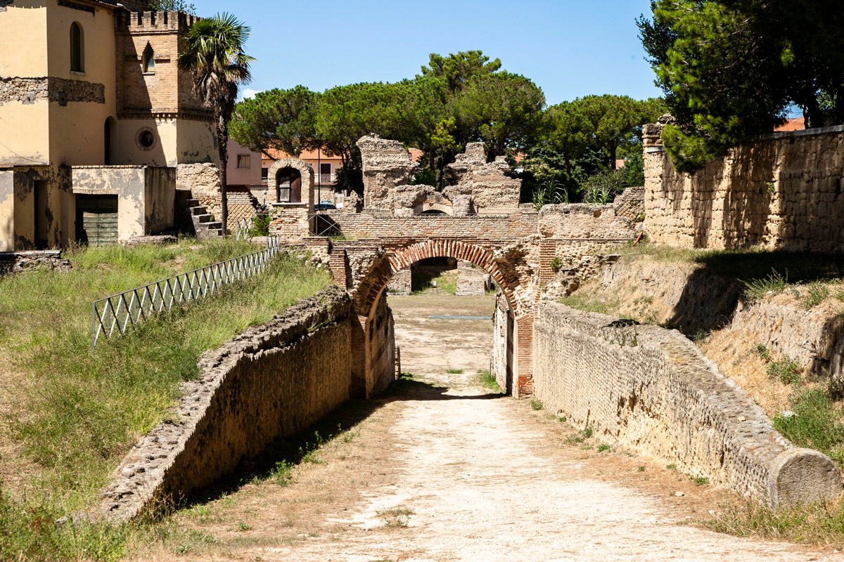 Anfiteatro romano di Larino - Porta principale