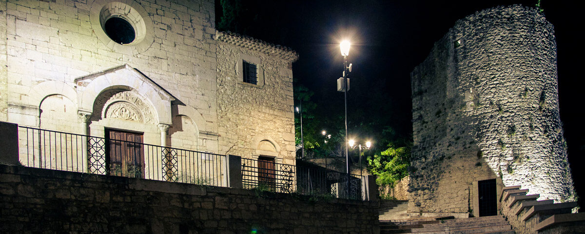 Chiesa di San Bartolomeo e Torre Terzano di notte