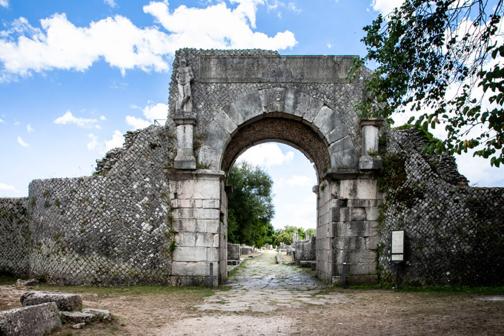 Ingresso monumentale di Altilia - Porta Boiano