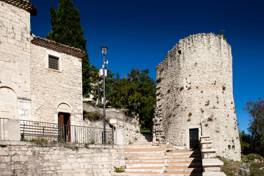 Torre Terzano sulla cinta muraria di Campobasso