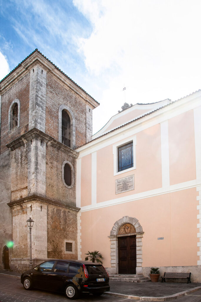 Facciata e campanile della chiesa di Santa Chiara - Isernia