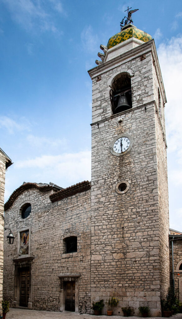 Facciata e campanile della chiesa di Santa Maria Assunta in cielo - Oratino
