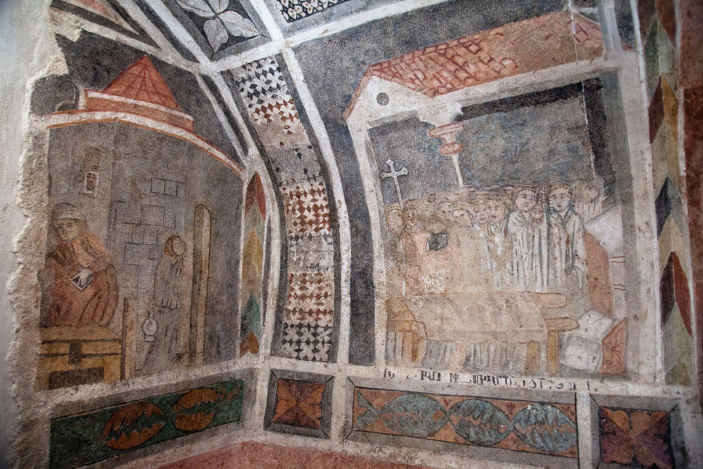 Gli antichi affreschi nella chiesa di San Pietro in Vincoli - Cripta a Sant'Angelo in Grotte