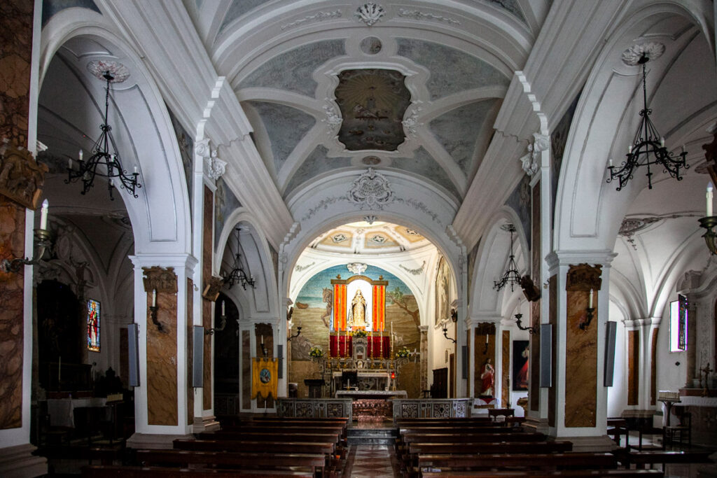 Interni della chiesa di San Martino