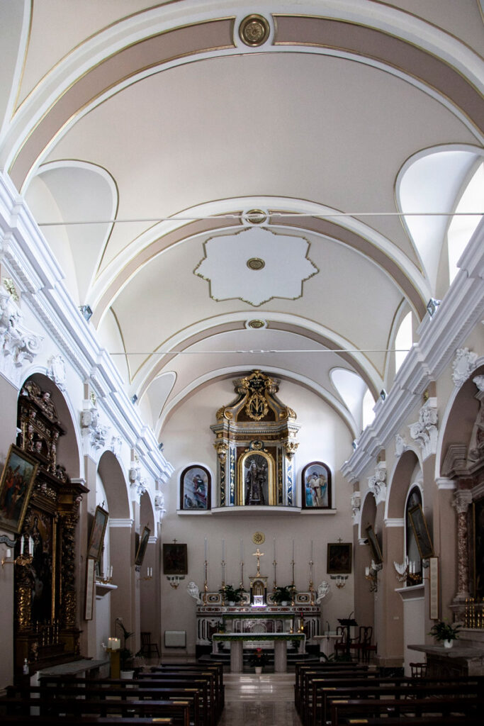 Interni della chiesa di San Michele Arcangelo a Frosolone
