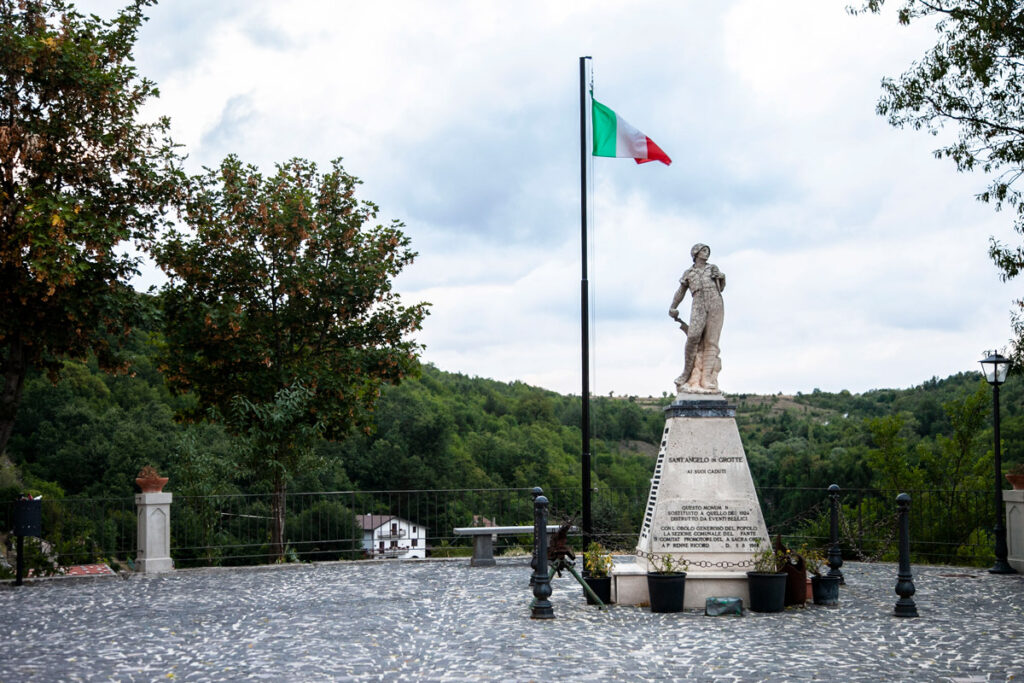 Monumento ai Caduti delle due guerre nel belvedere cittadino
