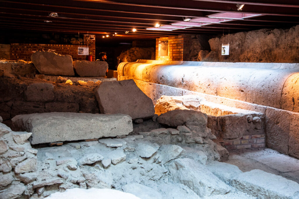 Sarcofago e scavi archeologici a Isernia