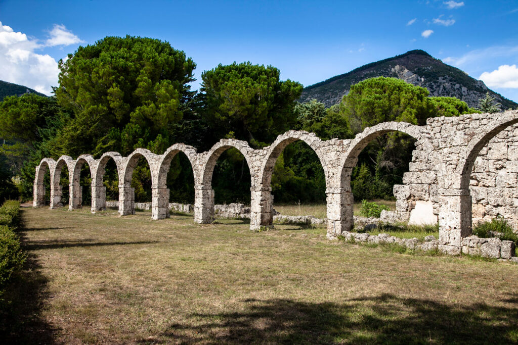 Archi dell'acquedotto Augusteo che collega San Vincenzo al Volturno con Venafro