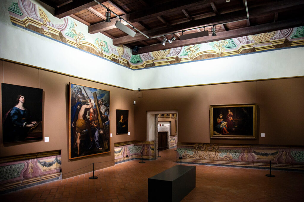 Dipinti e opere d arte nel museo nazionale di Castello Pandone - Molise