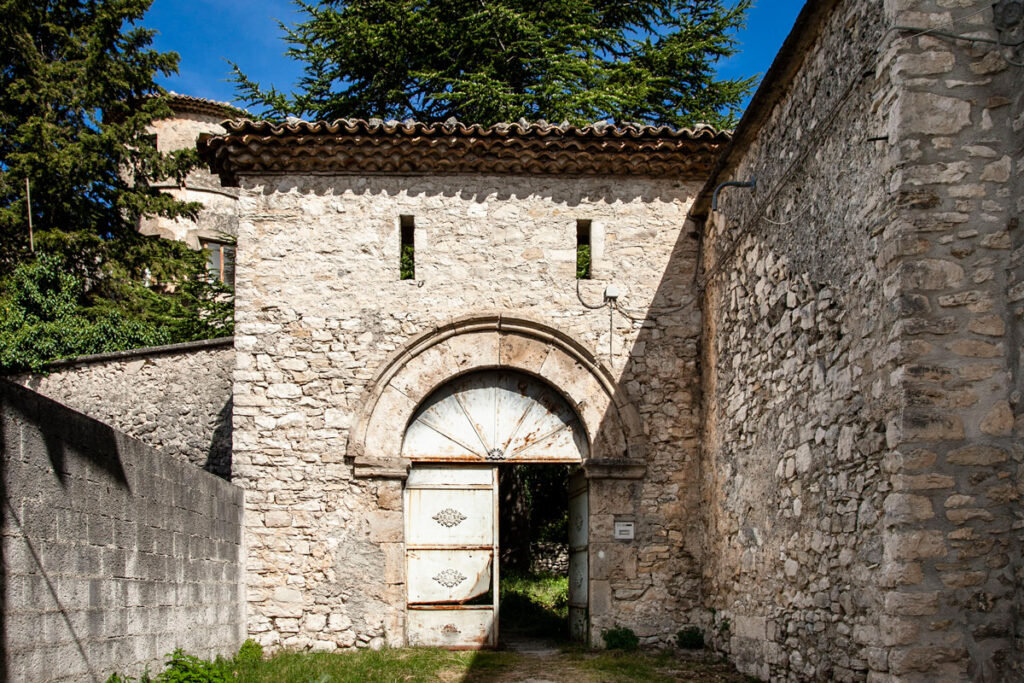 Portone d'ingresso al castello Caldora