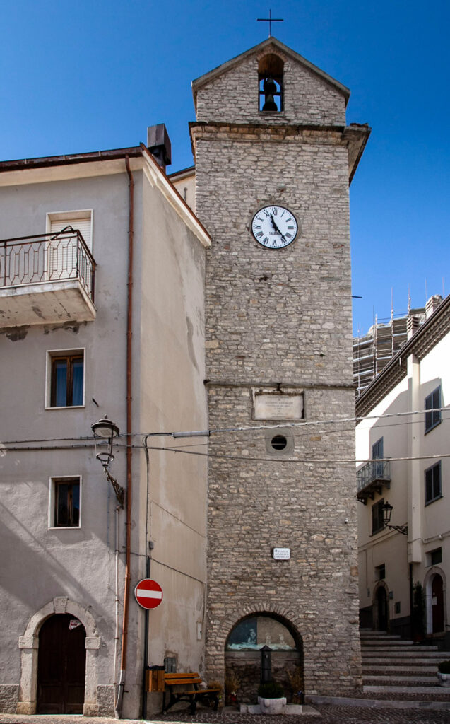 Torre dell'Orologio su Piazza Garibaldi