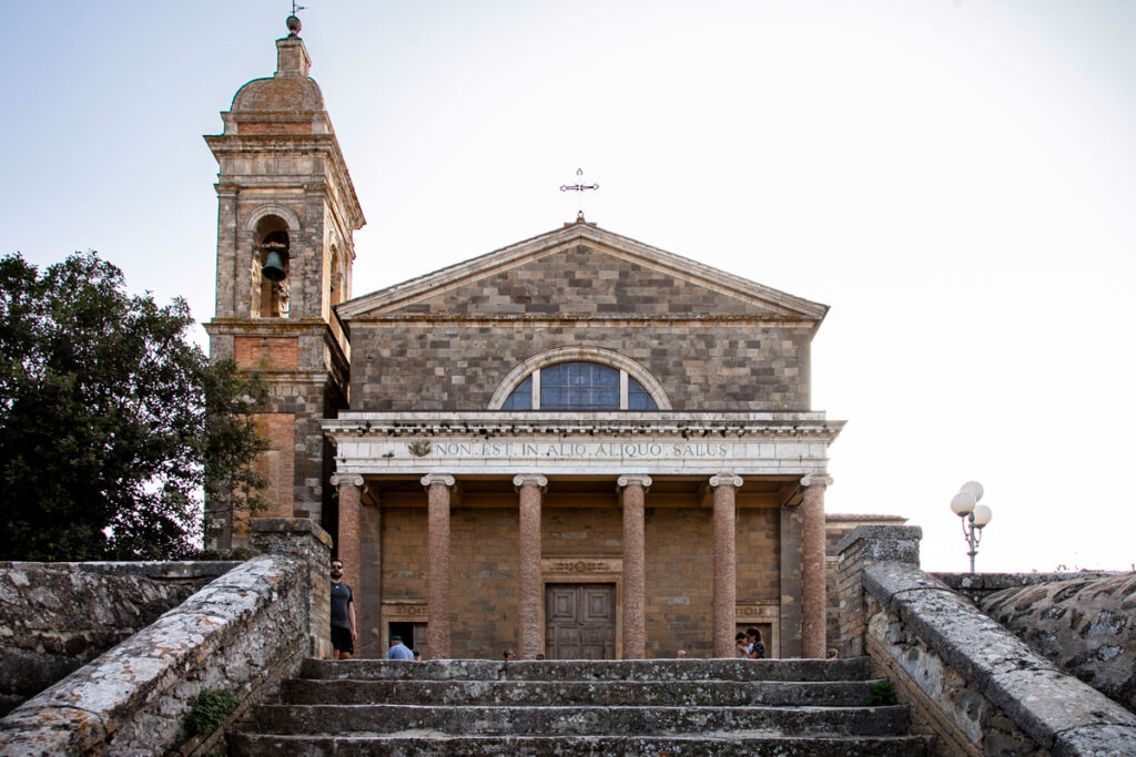 Facciata del duomo di Montalcino - Concattedrale del Santissimo Salvatore