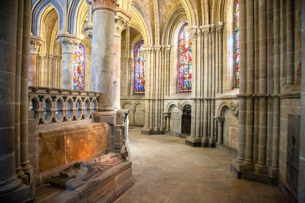 Deambulatorio e vetrate della cattedrale di Notre-Dame - Losanna