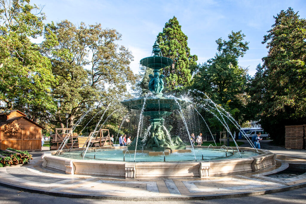 Fontana delle Quattro Stagioni nel Jardin Anglais