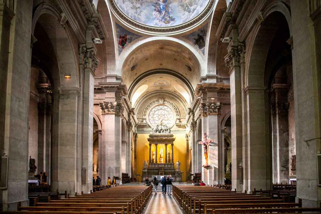 Interni della chiesa di Notre Dame