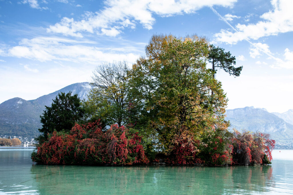 Isola dei Cigni nel lago di Annecy