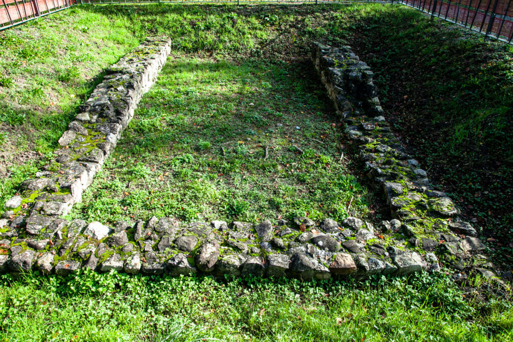 Resti archeologici nel parco La Grange