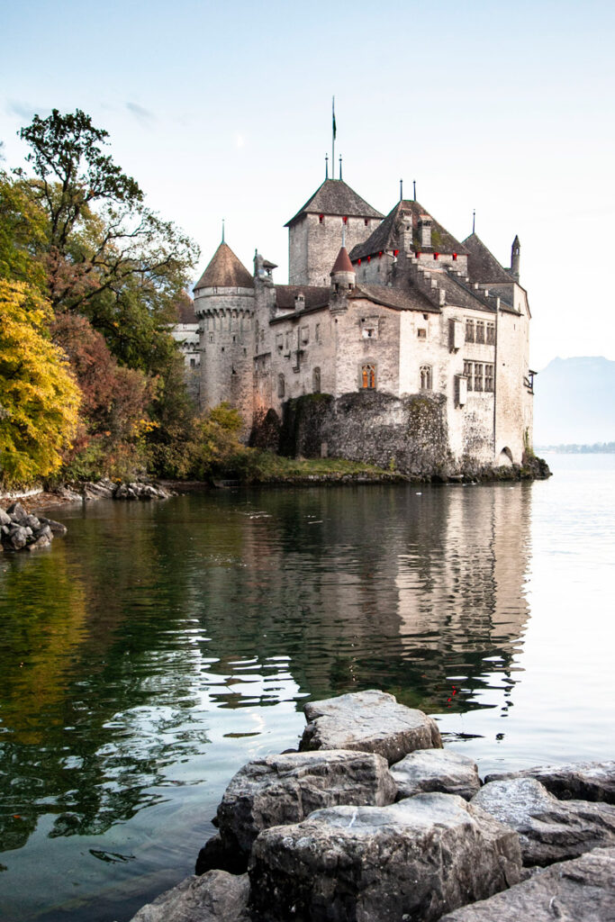 Panorama su lago Lemano e castello di Chillon