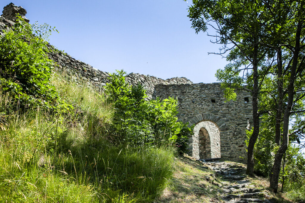 Porta di accesso al castello