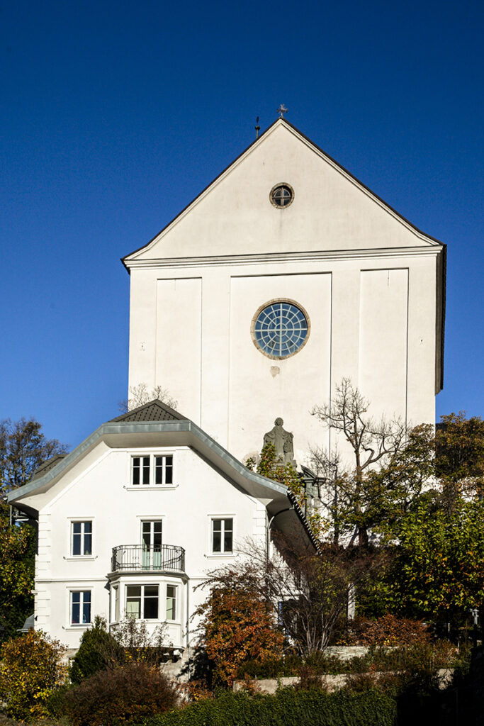 Facciata della chiesa del Kollegiumskirche di Briga