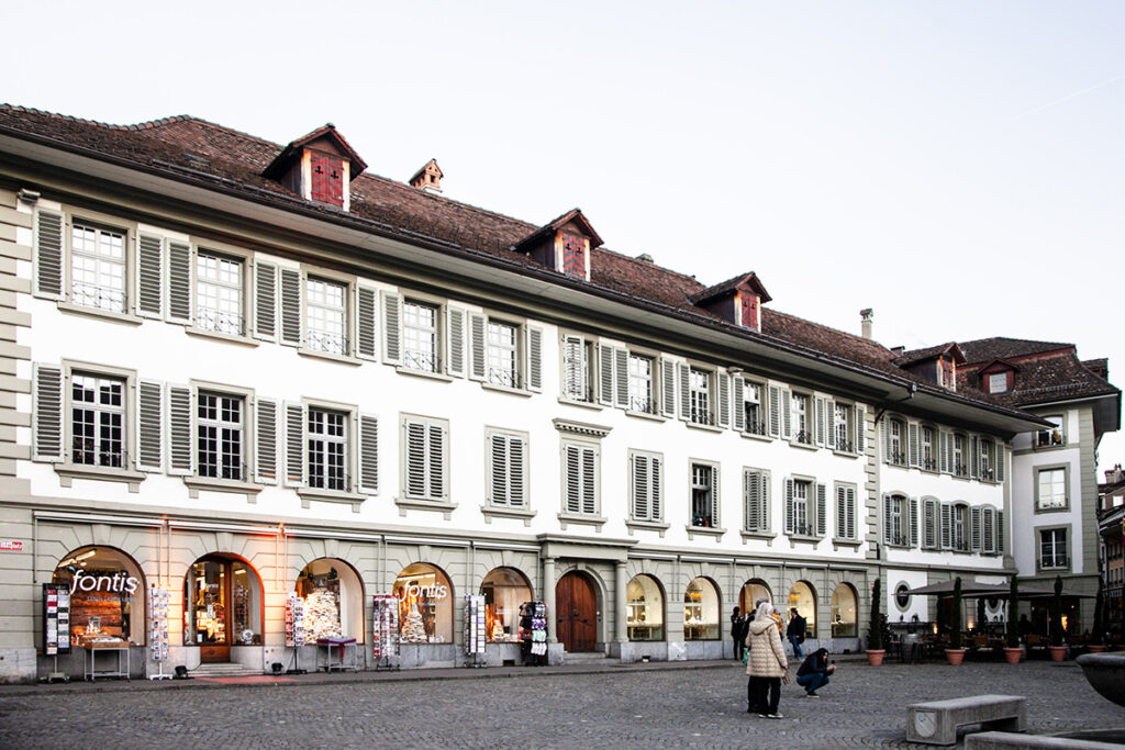 Platzschulhaus su Rathausplatz