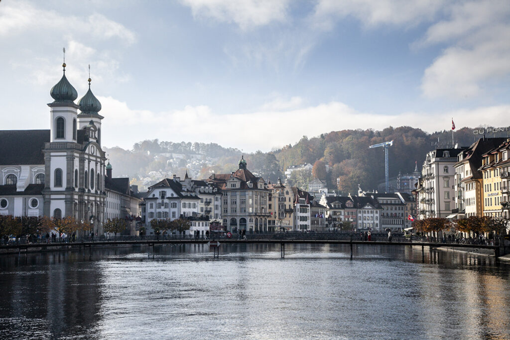 Ponte Rathaussteg sul fiume Reuss