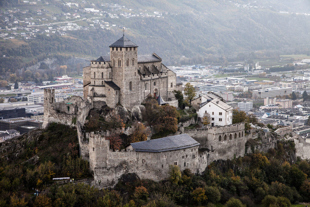Castello Valére di Sion visto da Castello Tourbillon