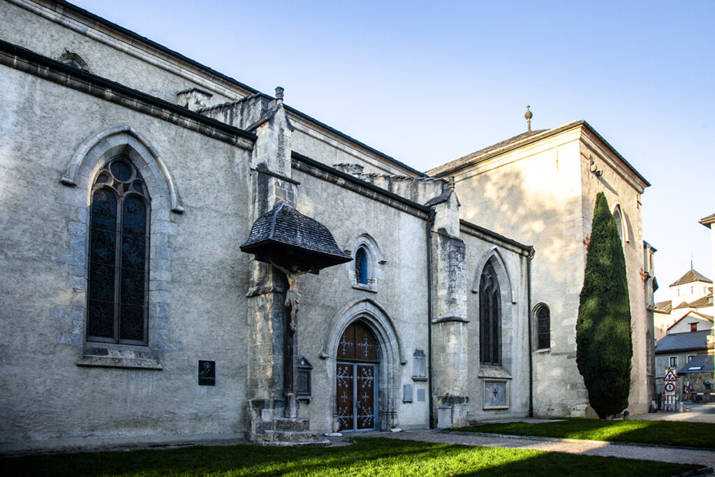 Fianco esterno della chiesa Notre Dame du Glarier