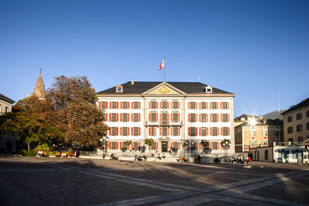 Palazzo del Governo su Place de la Planta