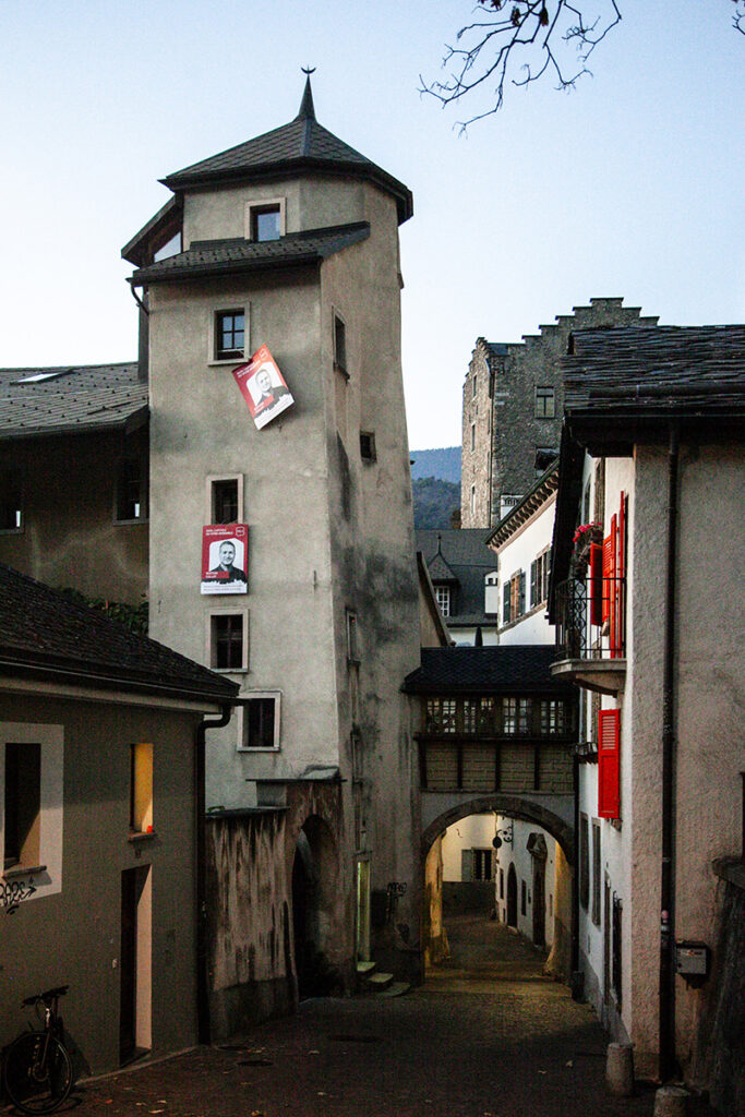 Torri ed archi nel centro storico di Sion